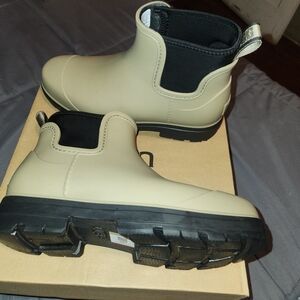 UGG Women's Winter Boots - Black and Cream